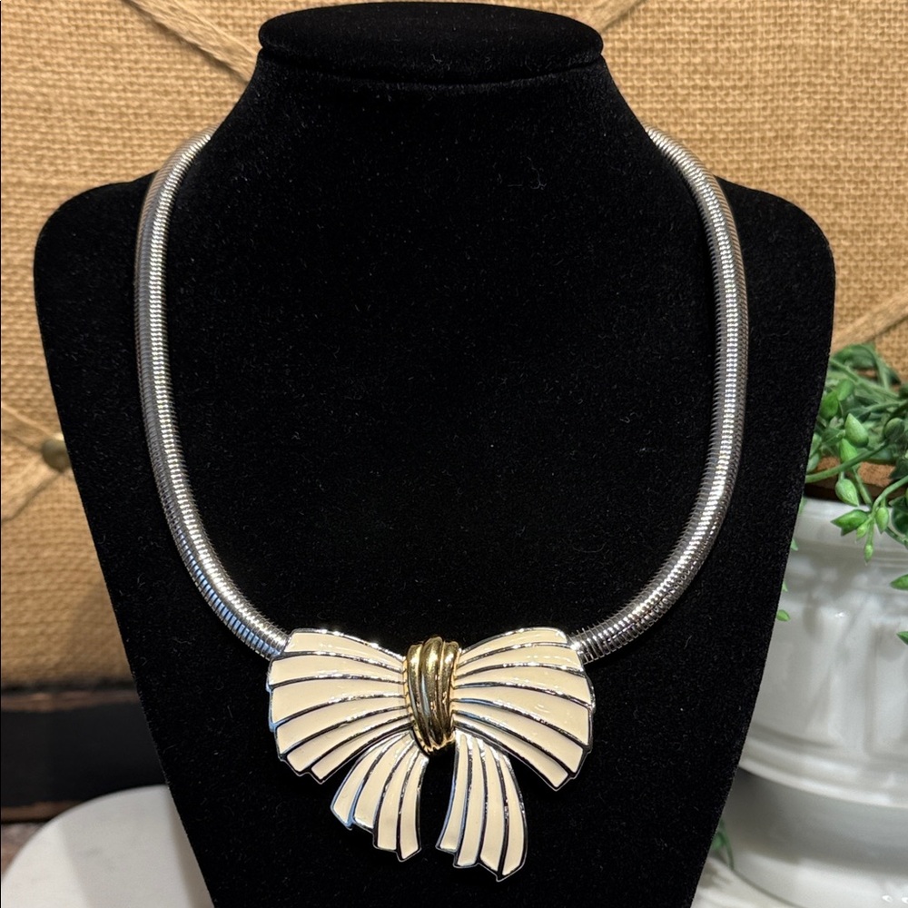 Trifari Bow Necklace